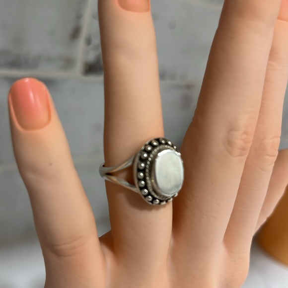 925 Silver Ring - Picture 3 of 5